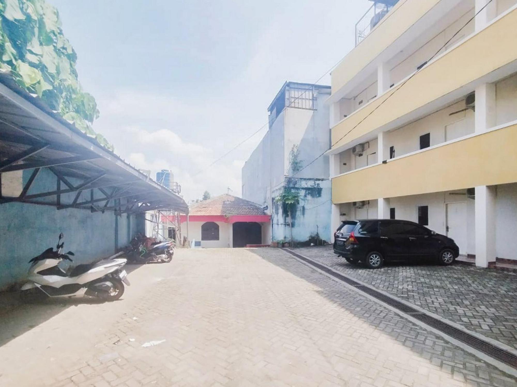 Reddoorz At Jalan Diponegoro Bandar Lampung Hotel Buitenkant foto